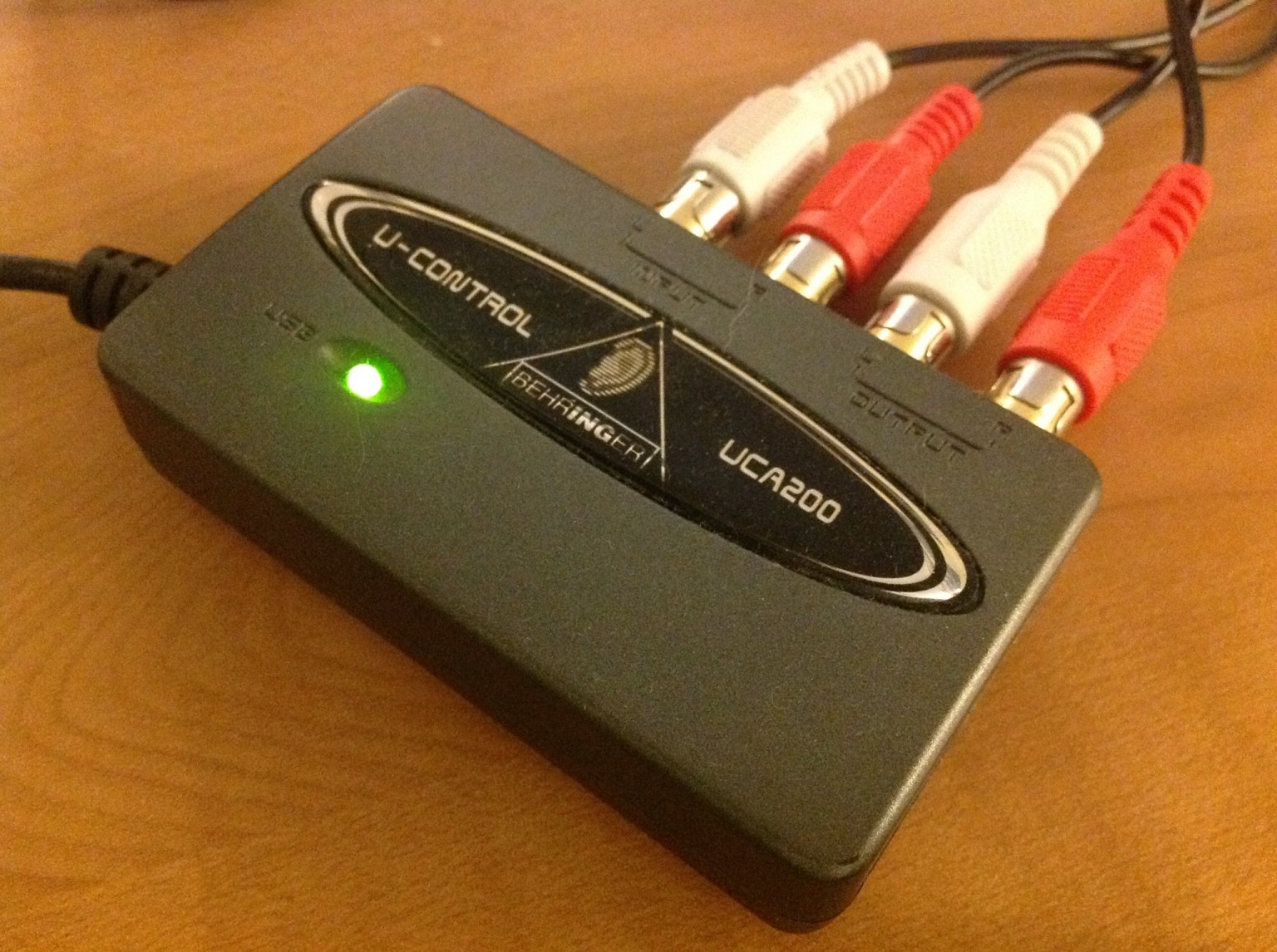 Behringer U-Control UCA200